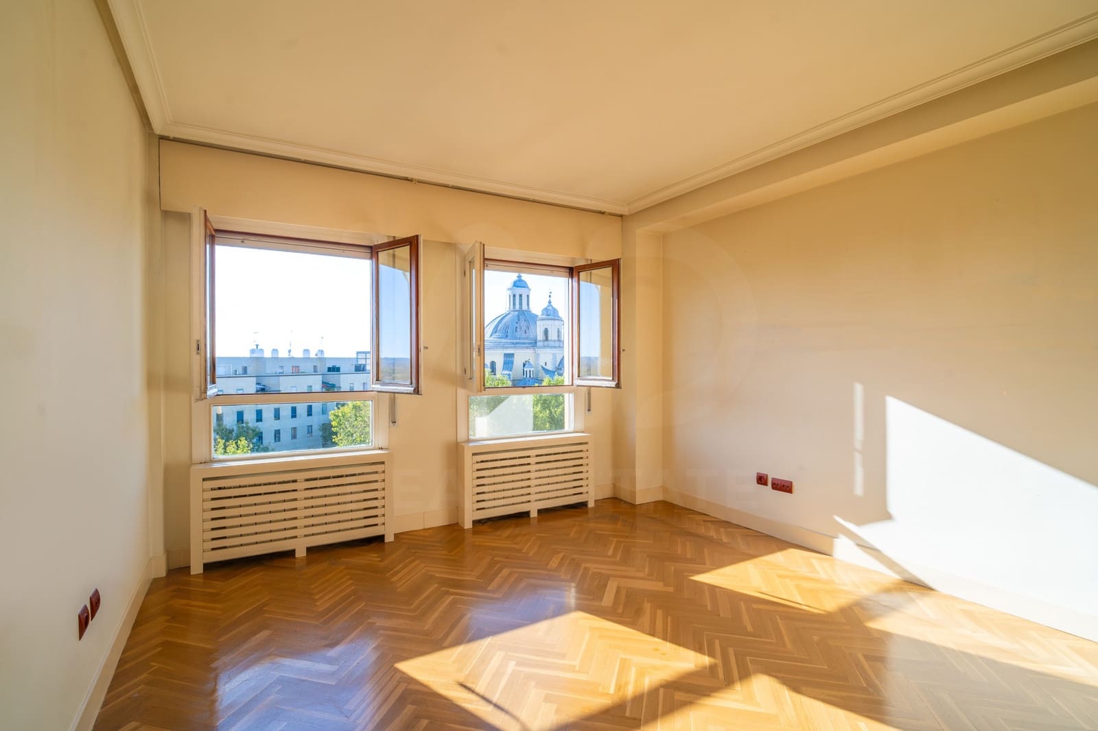 Ático de 2 habitaciones en Madrid ciudad en venta con garaje - 860.000 € (Ref: 10062876)