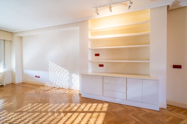 2 sovrum Takvåning till salu i Palacio, Madrid stad med garage - 860 000 € (Ref: 10062876)