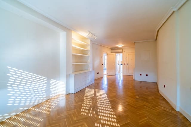 2 sovrum Takvåning till salu i Palacio, Madrid stad med garage - 860 000 € (Ref: 10062876)