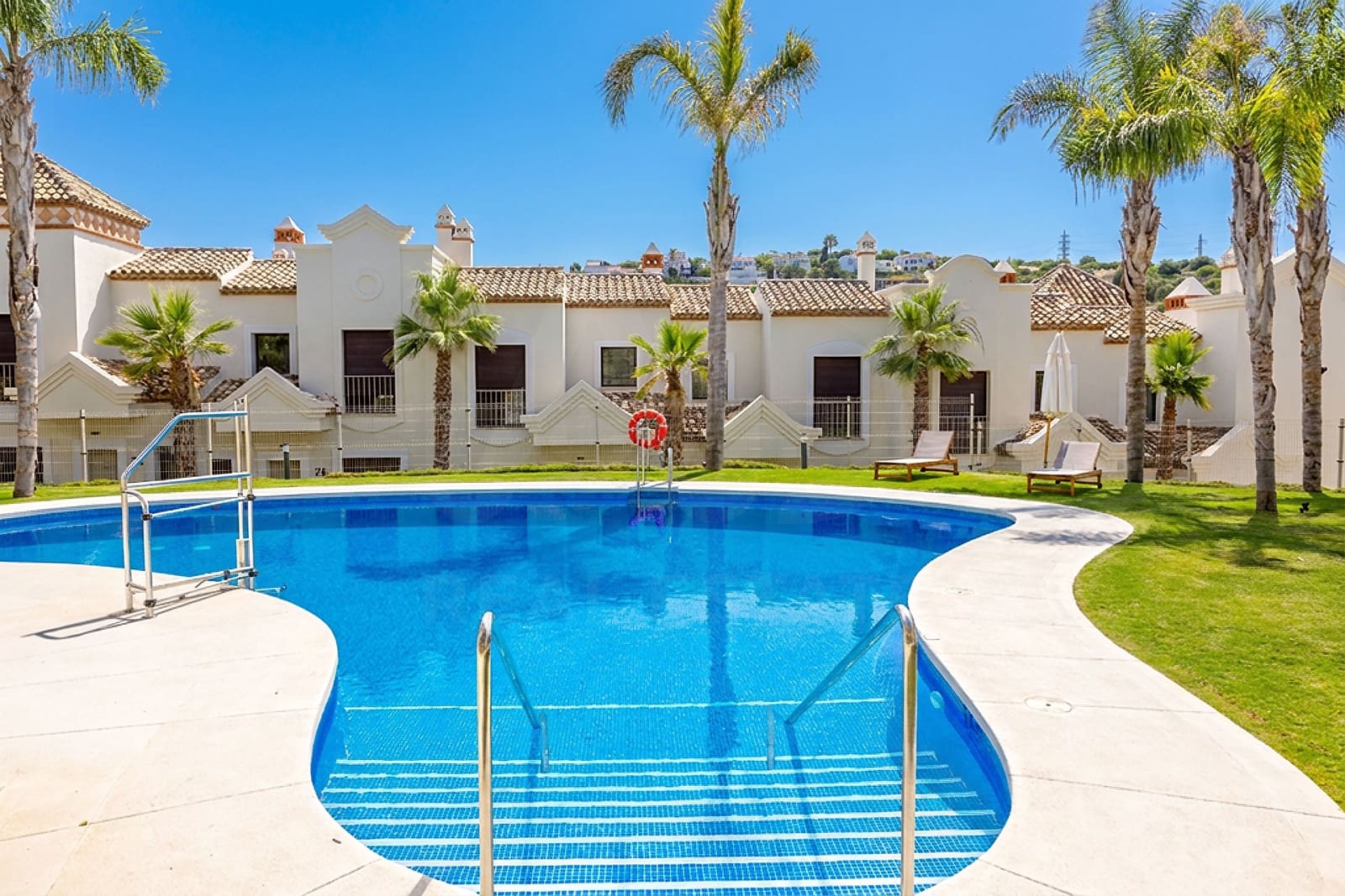 3 camera da letto Villetta a Schiera in vendita in Estepona con piscina garage - 470.250 € (Rif: 10062878)