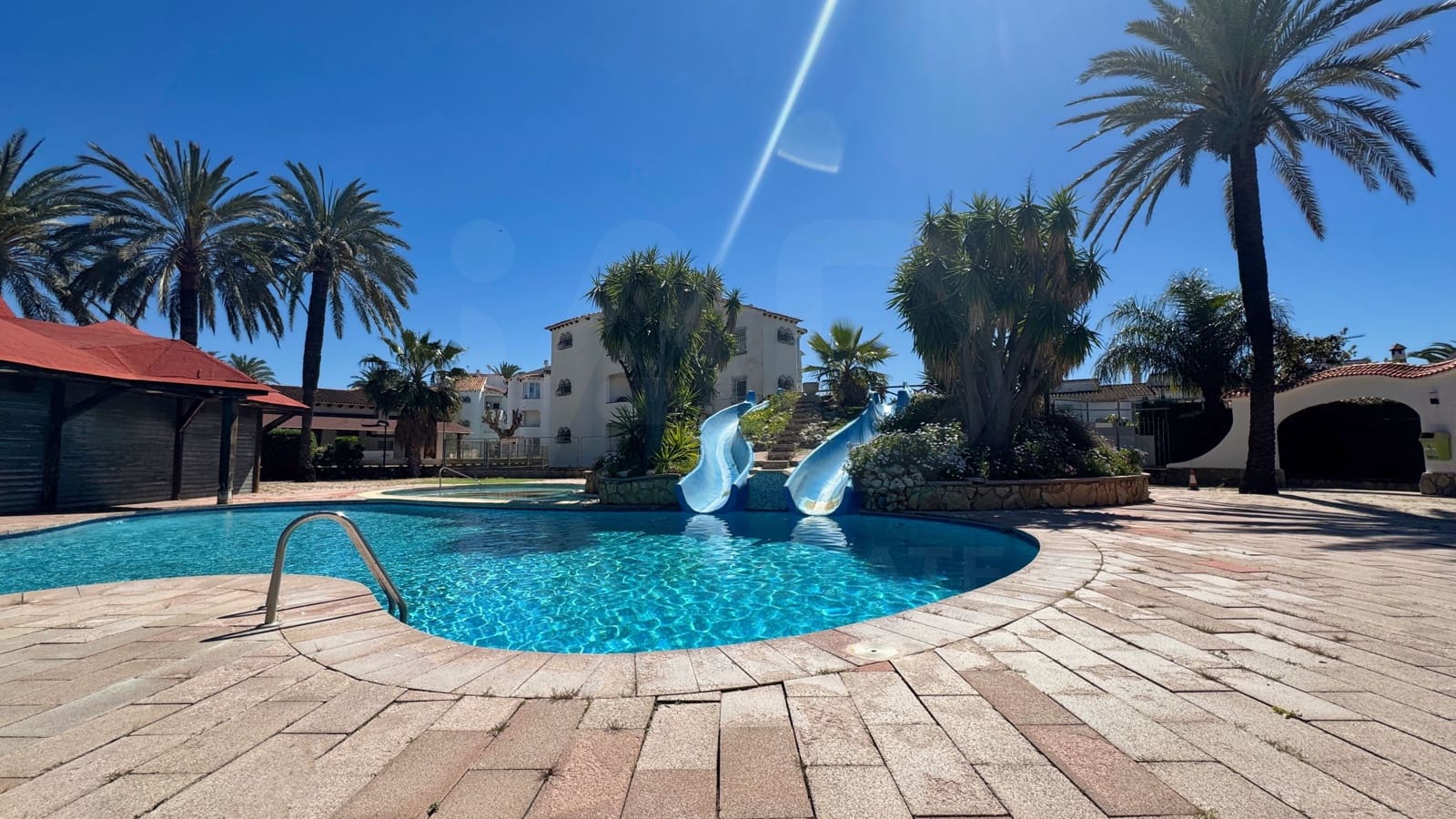 2 chambre Villa/Maison Mitoyenne à vendre à Denia avec piscine - 280 000 € (Ref: 10062883)