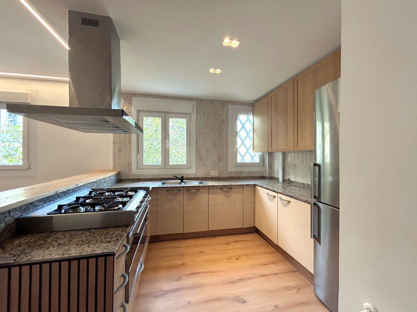 Apartamento de 2 habitaciones en Barcelona ciudad en venta - 549.000 € (Ref: 10063679)