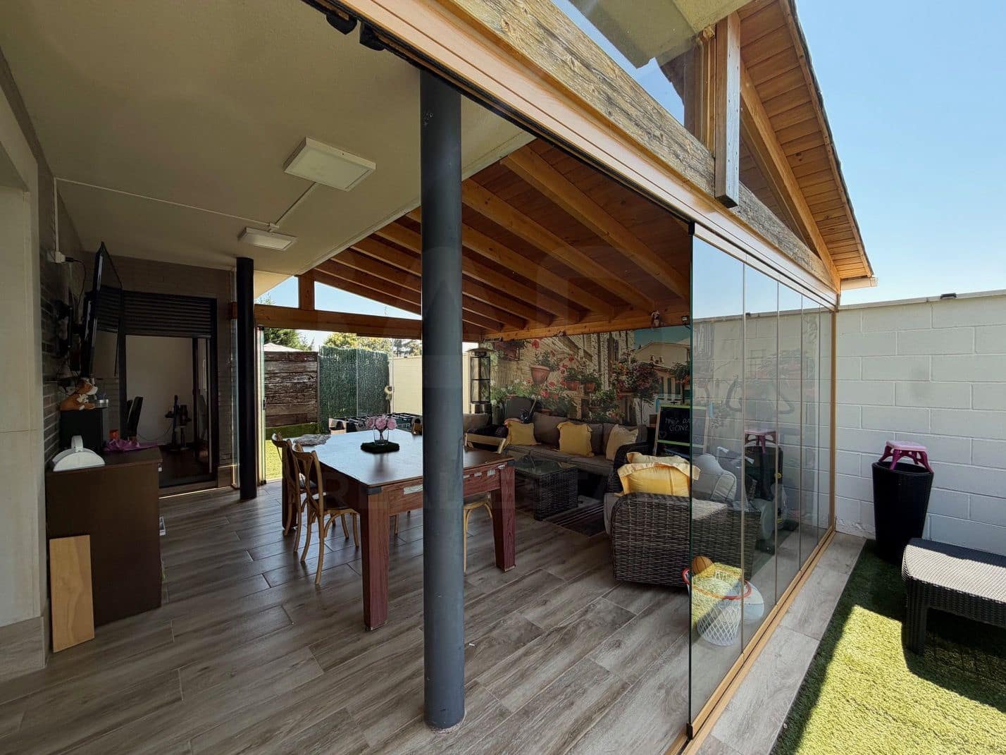 Adosado de 5 habitaciones en Valverde de la Virgen en venta con garaje - 289.600 € (Ref: 10063683)