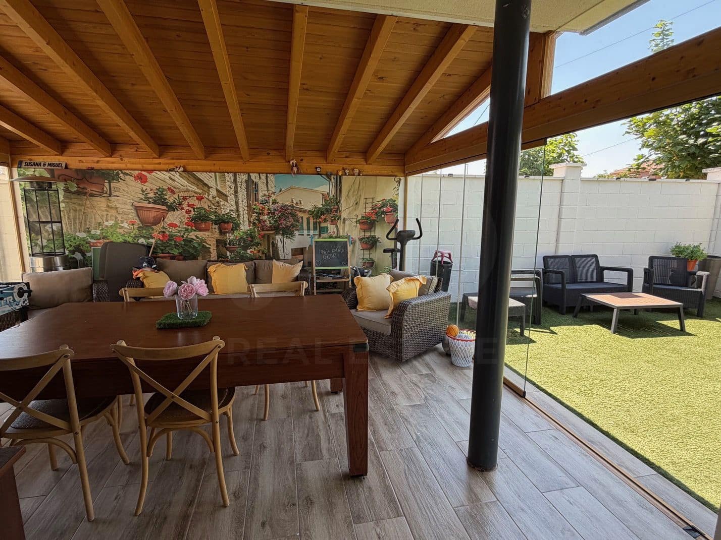 Adosado de 5 habitaciones en Valverde de la Virgen en venta con garaje - 289.600 € (Ref: 10063683)