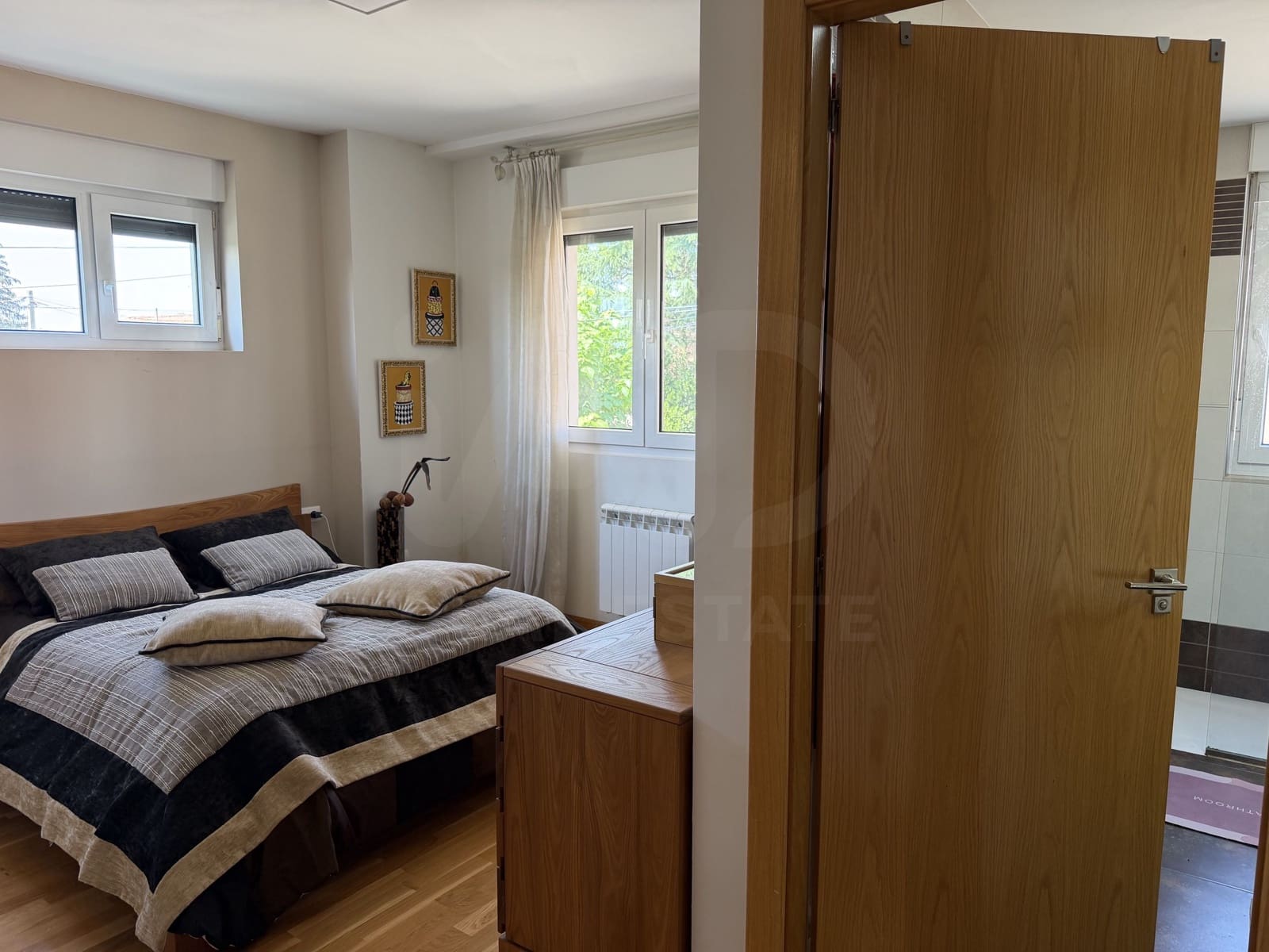 Adosado de 5 habitaciones en Valverde de la Virgen en venta con garaje - 289.600 € (Ref: 10063683)