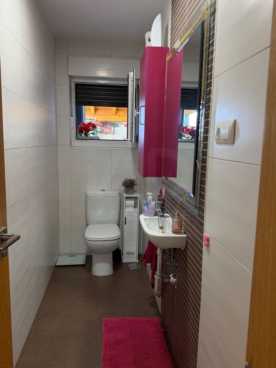 Adosado de 5 habitaciones en Valverde de la Virgen en venta con garaje - 289.600 € (Ref: 10063683)
