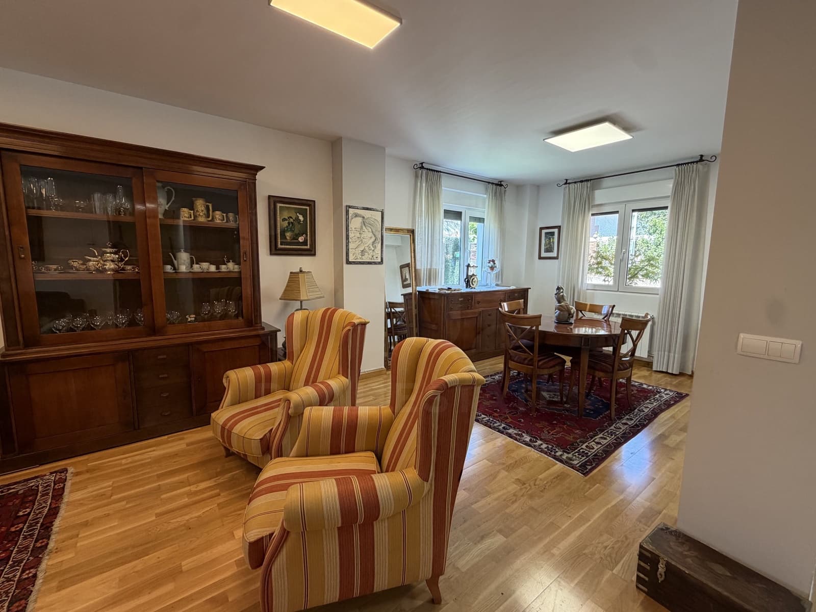 Adosado de 5 habitaciones en Valverde de la Virgen en venta con garaje - 289.600 € (Ref: 10063683)