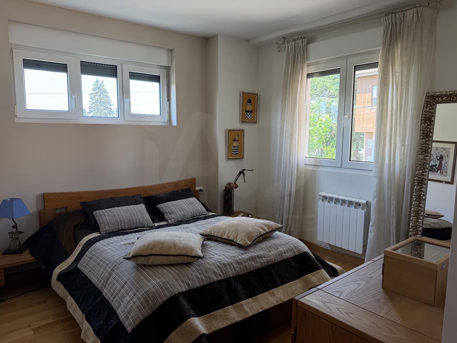 Adosado de 5 habitaciones en Valverde de la Virgen en venta con garaje - 289.600 € (Ref: 10063683)
