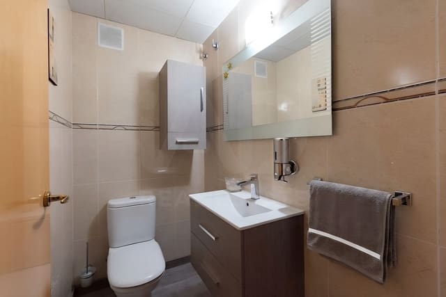3 chambre Appartement à vendre à Cornellà de Llobregat - 464 000 € (Ref: 10065662)
