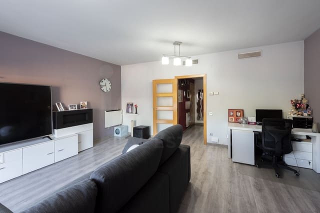 3 chambre Appartement à vendre à Cornellà de Llobregat - 464 000 € (Ref: 10065662)