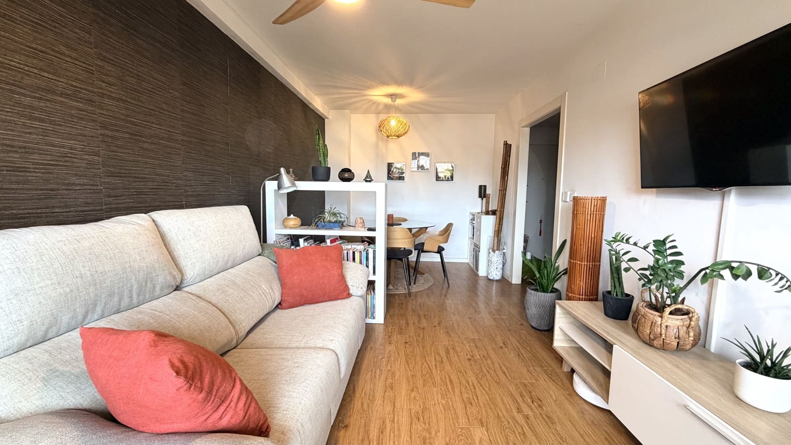 2 soveværelse Lejlighed til salg i Alicante by med swimmingpool - € 270.000 (Ref: 10067821)