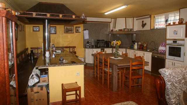 4 slaapkamer Huis te koop in Valdoviño met zwembad garage - € 495.600 (Ref: 10070294)