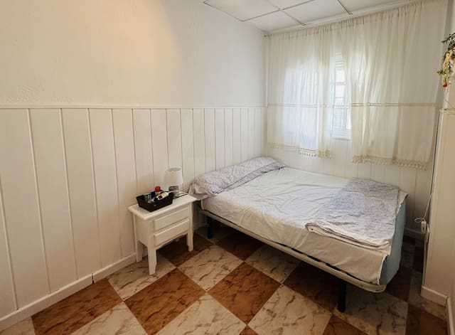 2 makuuhuone Rivitalo myytävänä paikassa Chiclana de la Frontera - 160 000 € (Ref: 10070842)
