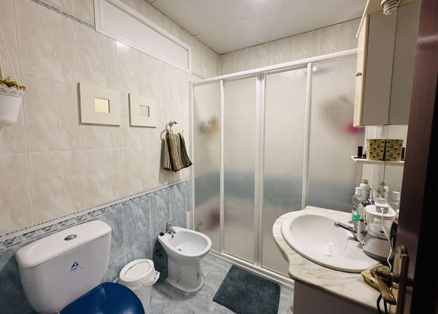 2 makuuhuone Rivitalo myytävänä paikassa Chiclana de la Frontera - 160 000 € (Ref: 10070842)