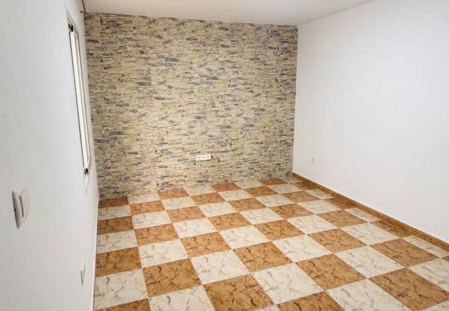 2 makuuhuone Rivitalo myytävänä paikassa Chiclana de la Frontera - 160 000 € (Ref: 10070842)