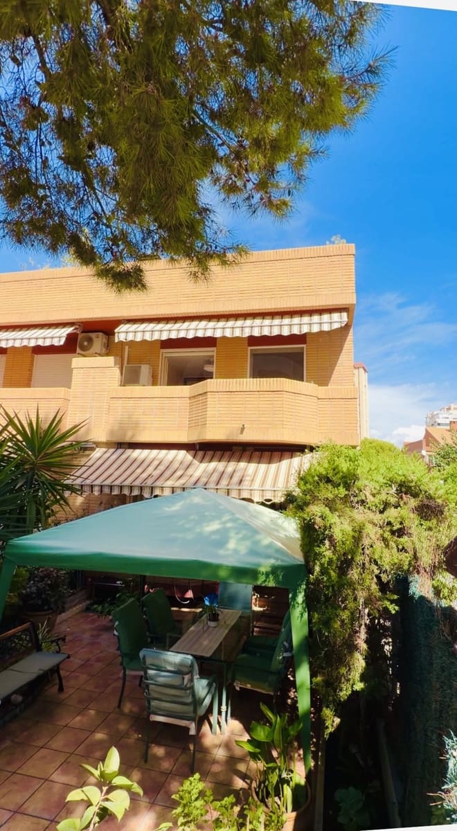 5 chambre Villa/Maison Mitoyenne à vendre à Alicante ville avec piscine garage - 855 000 € (Ref: 10071855)