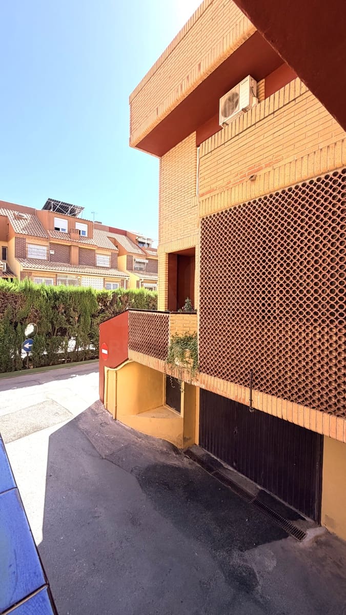 5 chambre Villa/Maison Mitoyenne à vendre à Alicante ville avec piscine garage - 855 000 € (Ref: 10071855)