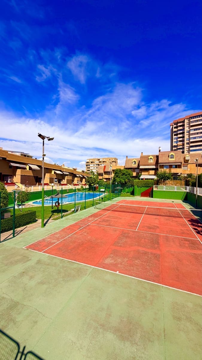 5 chambre Villa/Maison Mitoyenne à vendre à Alicante ville avec piscine garage - 855 000 € (Ref: 10071855)