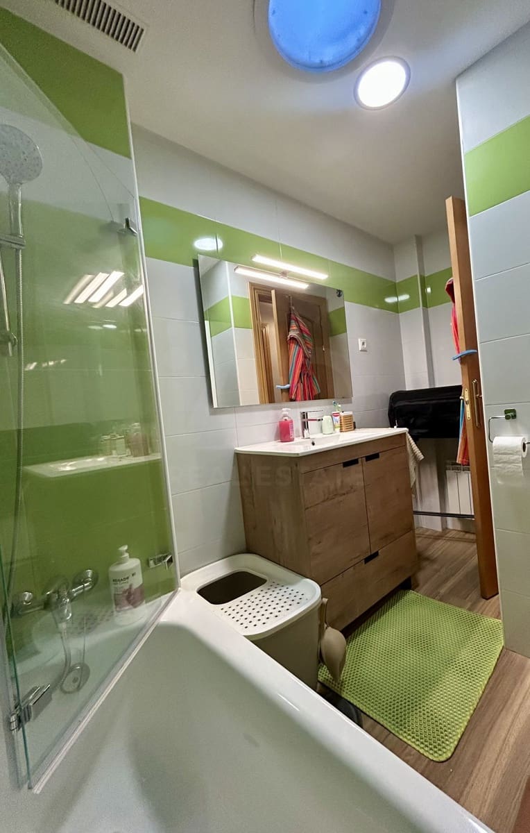 Apartamento de 3 habitaciones en Valverde de la Virgen en venta con garaje - 169.000 € (Ref: 10072609)