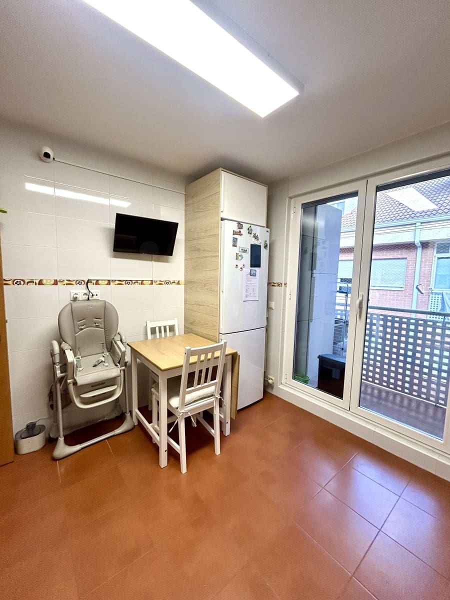 Apartamento de 3 habitaciones en Valverde de la Virgen en venta con garaje - 169.000 € (Ref: 10072609)