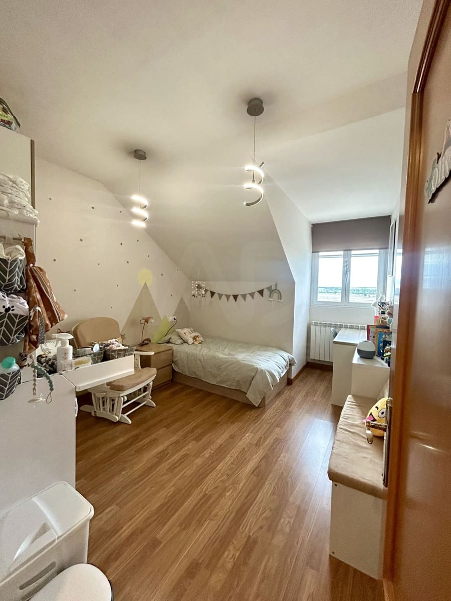 Apartamento de 3 habitaciones en Valverde de la Virgen en venta con garaje - 169.000 € (Ref: 10072609)