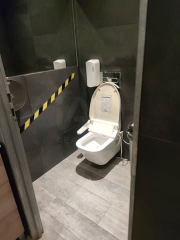 Local Commercial à vendre à Universidad, Madrid ville - 110 000 € (Ref: 10072879)