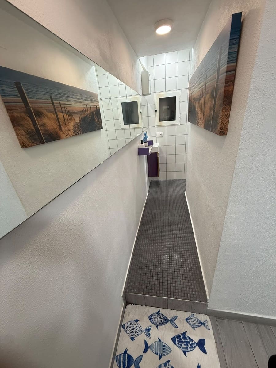 Kaupallinen myytävänä paikassa Alicante kaupunki - 80 000 € (Ref: 10073257)