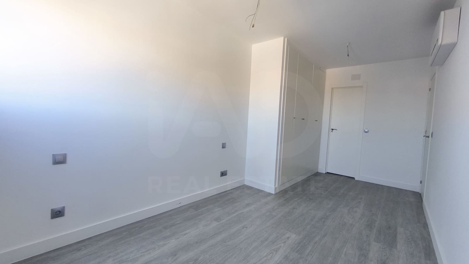 2 soverom Leilighet til leie i Bargas med garasje - € 850 (Ref: 10073258)