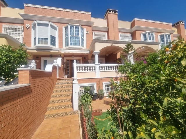 4 chambre Villa/Maison Mitoyenne à vendre à Los Molinos - Villa Blanca, Almería ville avec garage - 396 000 € (Ref: 10073264)
