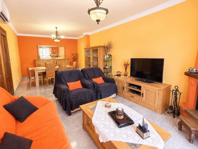 4 chambre Villa/Maison Mitoyenne à vendre à Los Molinos - Villa Blanca, Almería ville avec garage - 396 000 € (Ref: 10073264)