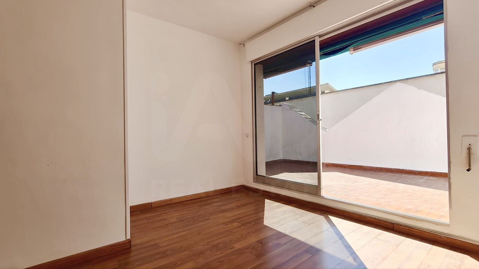 1 sypialnia Penthouse na sprzedaż w Miasto Barcelona - 400 000 € (Ref: 10073265)