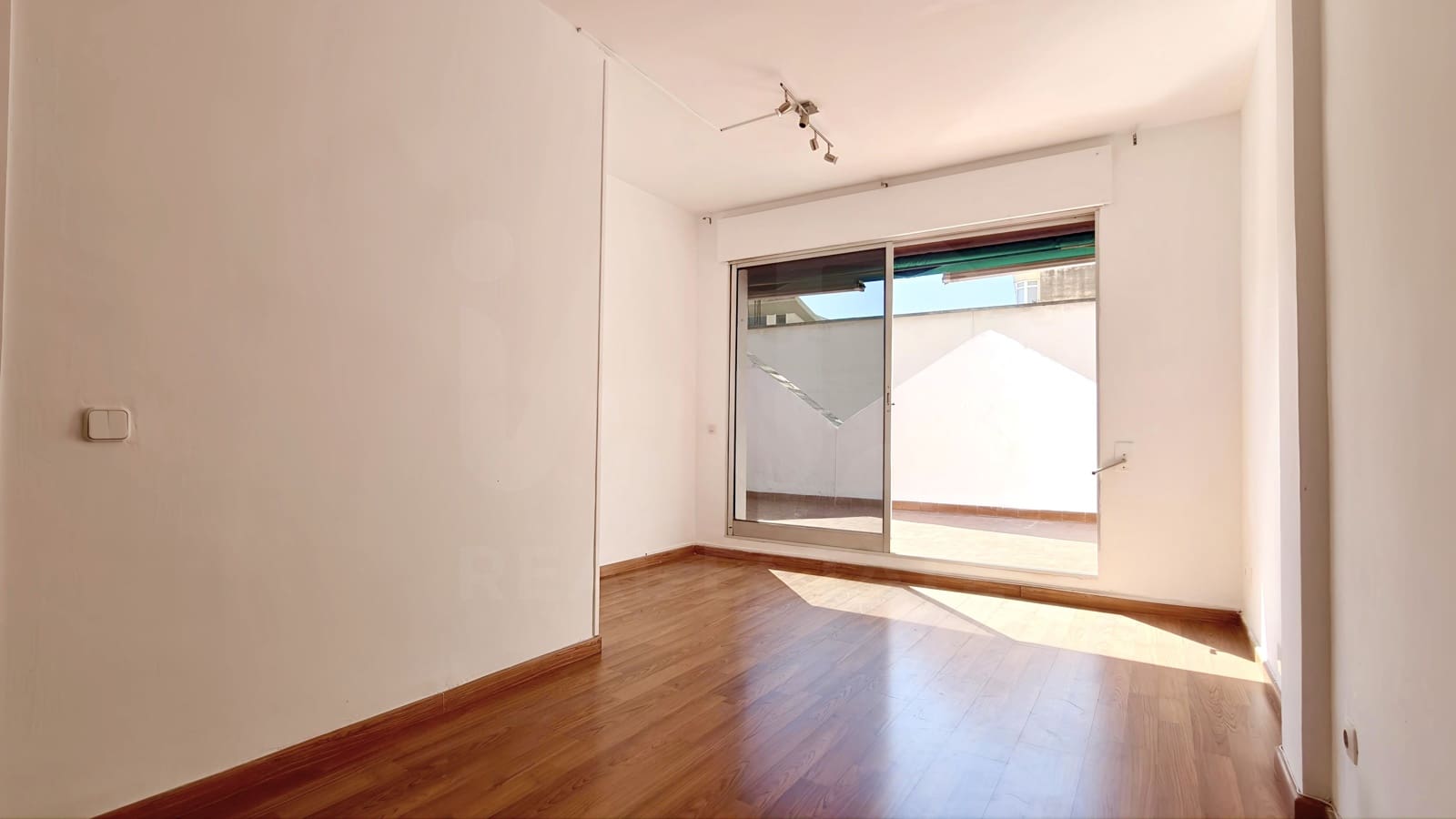 1 sypialnia Penthouse na sprzedaż w Miasto Barcelona - 400 000 € (Ref: 10073265)