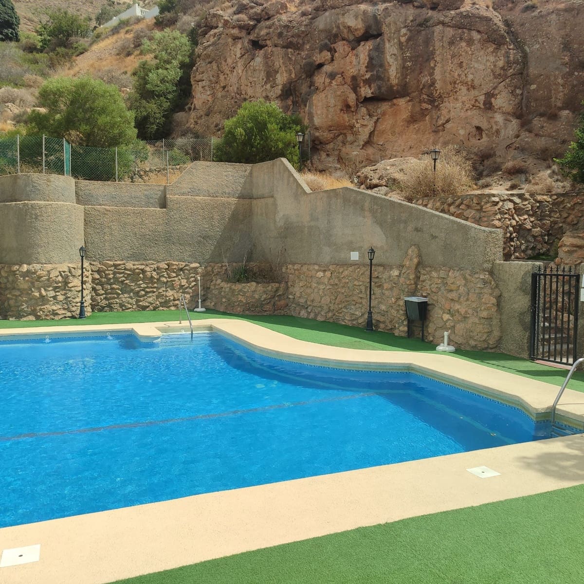 2 bedroom Apartment for sale in Roquetas de Mar with pool - € 209,000 (Ref: 10073272)
