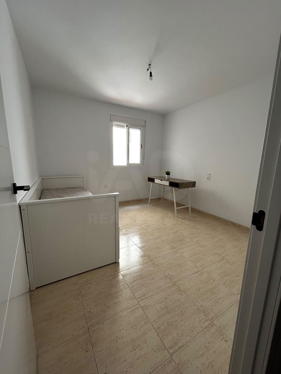 2 Zimmer Apartment zu verkaufen in Roquetas de Mar mit Pool - 195.000 € (Ref: 10073272)
