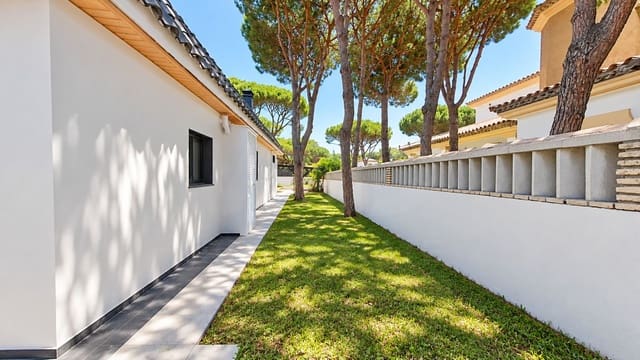 Casa de 3 habitaciones en Chiclana de la Frontera en venta - 650.000 € (Ref: 10074804)