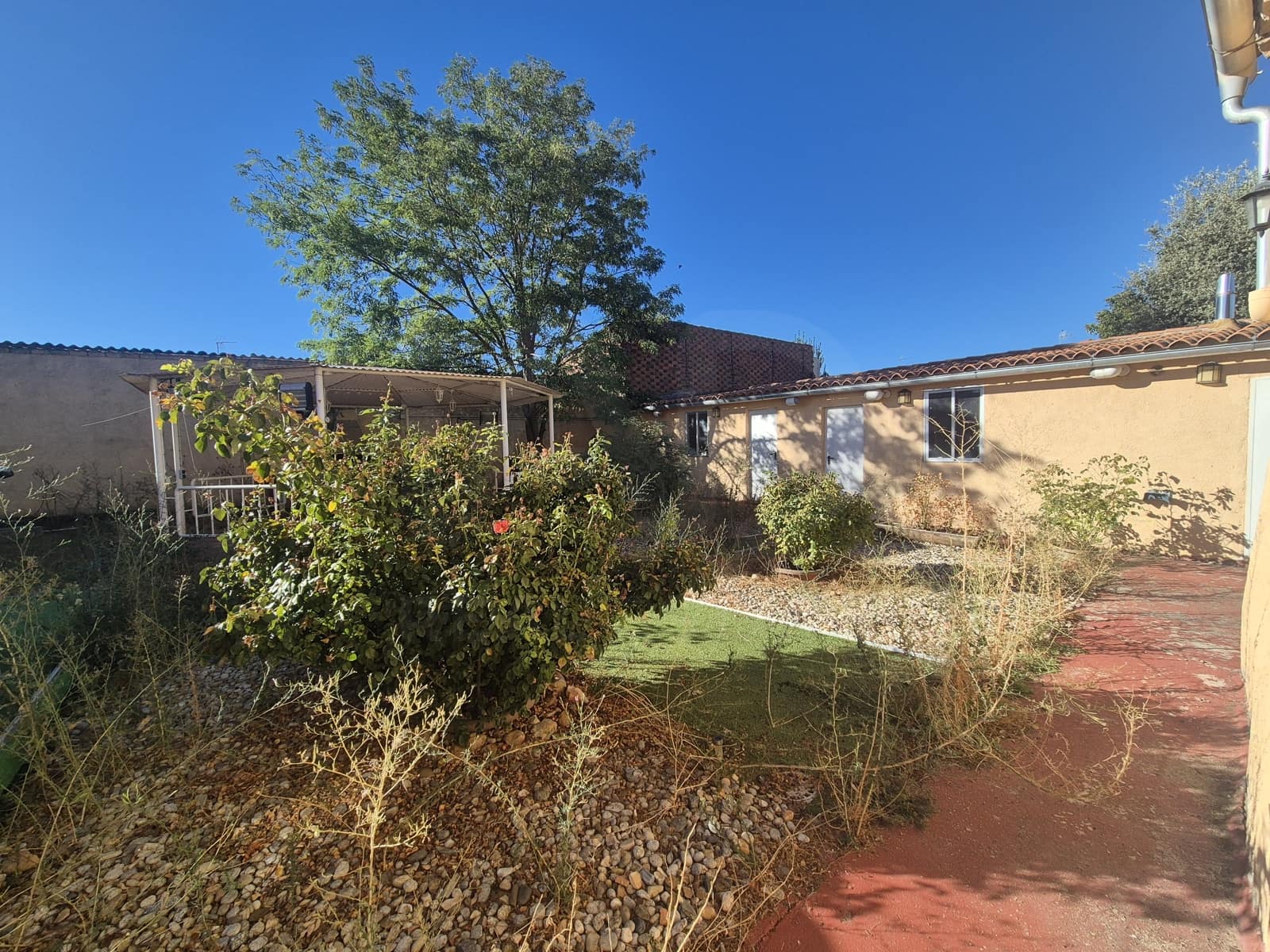 2 sovrum Finca/Hus på landet till salu i Salmoral med pool garage - 77 800 € (Ref: 10074811)
