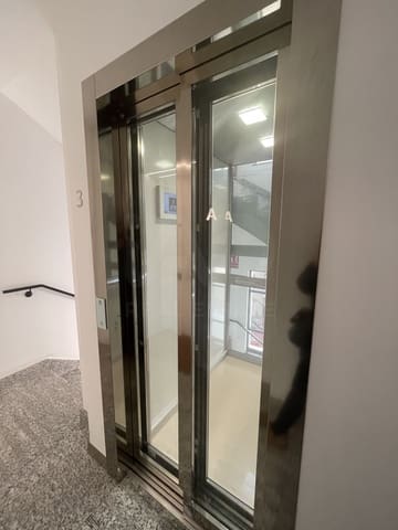 3 sovrum Lägenhet att hyra i León stad med garage - 1 450 € (Ref: 10075577)