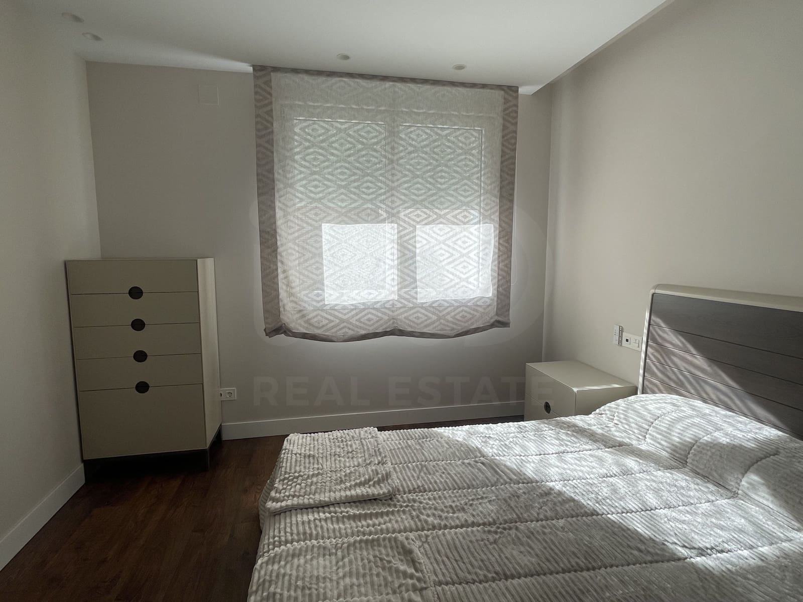 3 soveværelse Lejlighed til leje i Leon by med garage - € 1.450 (Ref: 10075577)
