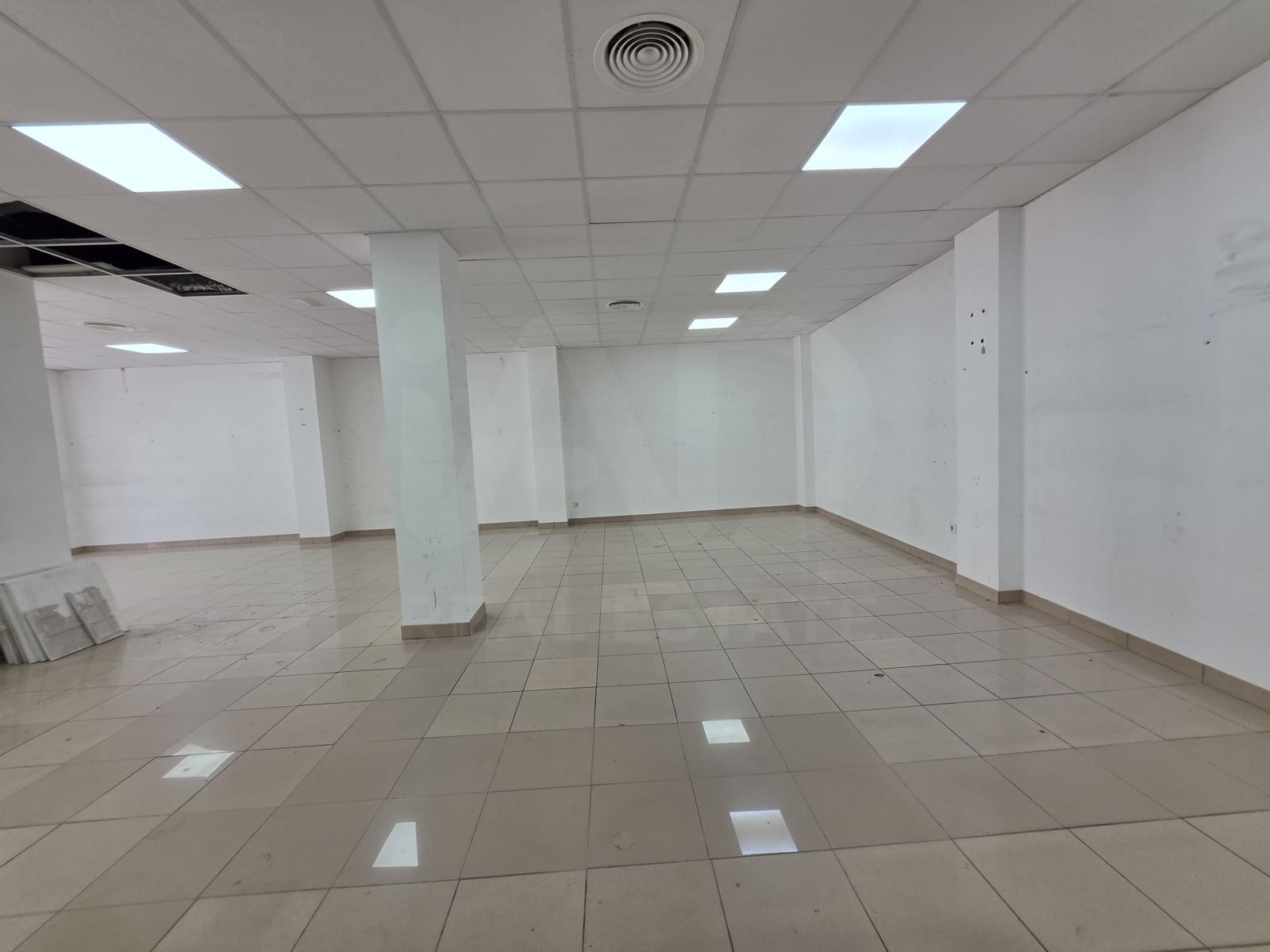 Local Commercial à louer à Murcie ville - 700 € (Ref: 10075578)