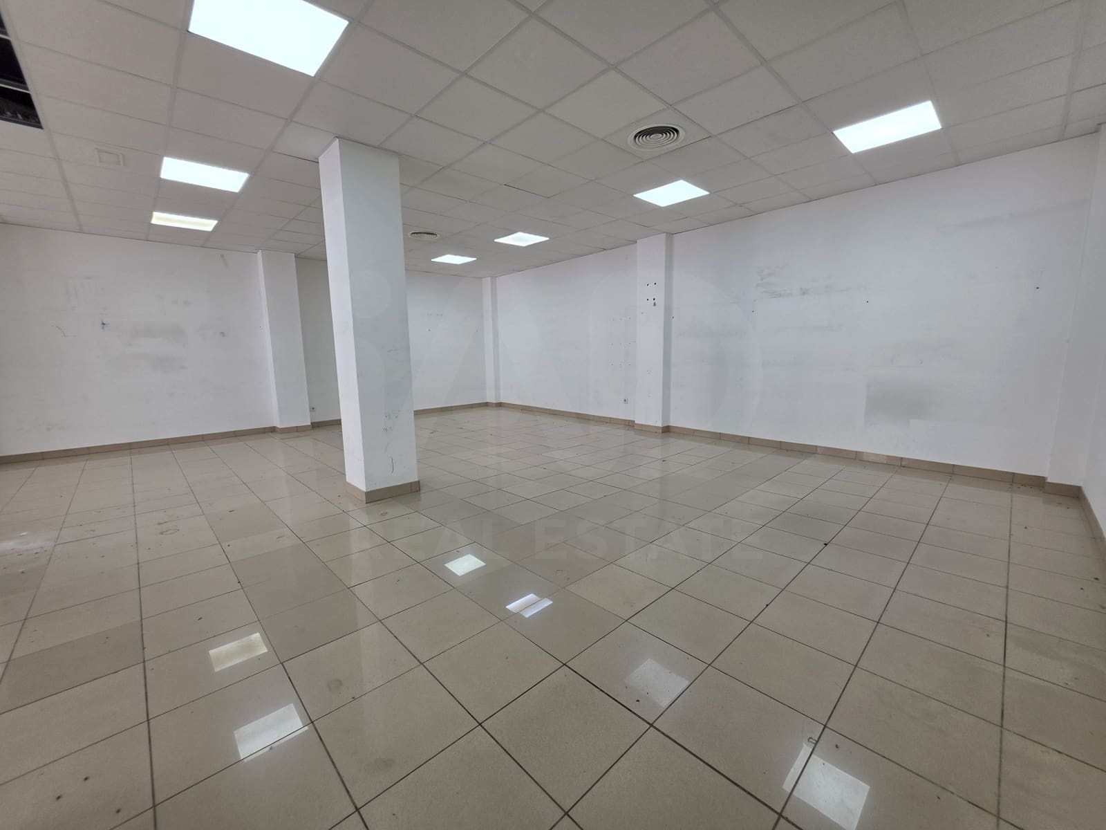 Local Commercial à louer à Murcie ville - 700 € (Ref: 10075578)