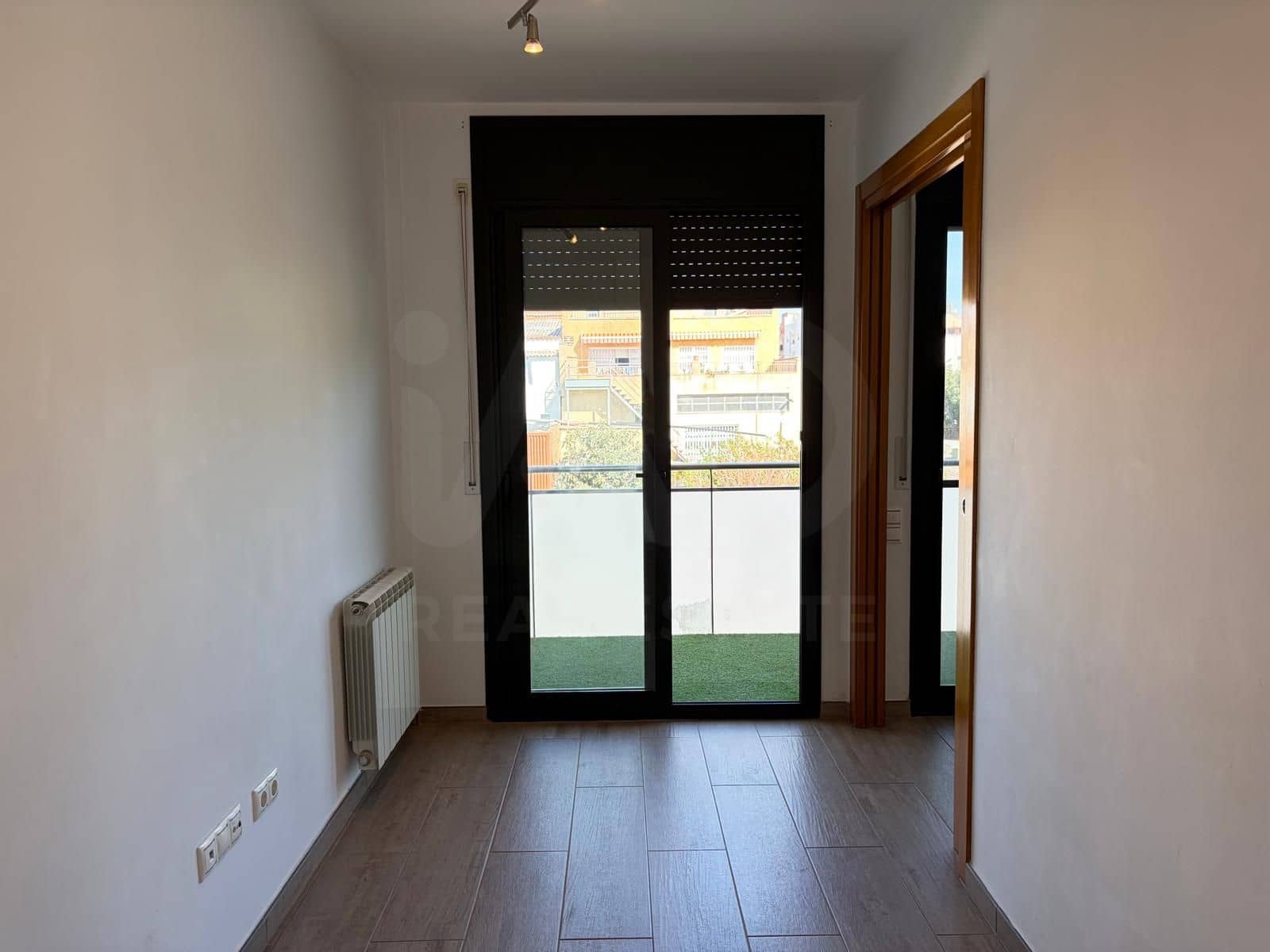 2 bedroom Apartment for sale in Terrassa with garage - € 249,000 (Ref: 10077060)