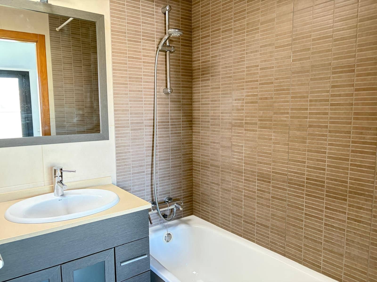 2 bedroom Apartment for sale in Terrassa with garage - € 249,000 (Ref: 10077060)