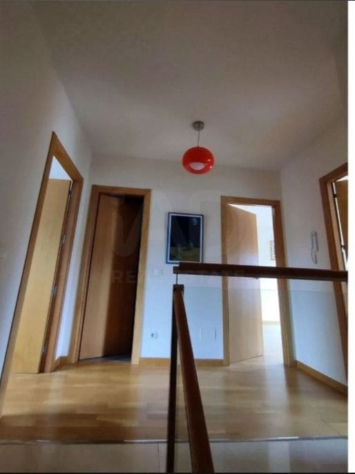 4 chambre Villa/Maison Mitoyenne à vendre à Laguna de Duero avec garage - 385 000 € (Ref: 10077062)
