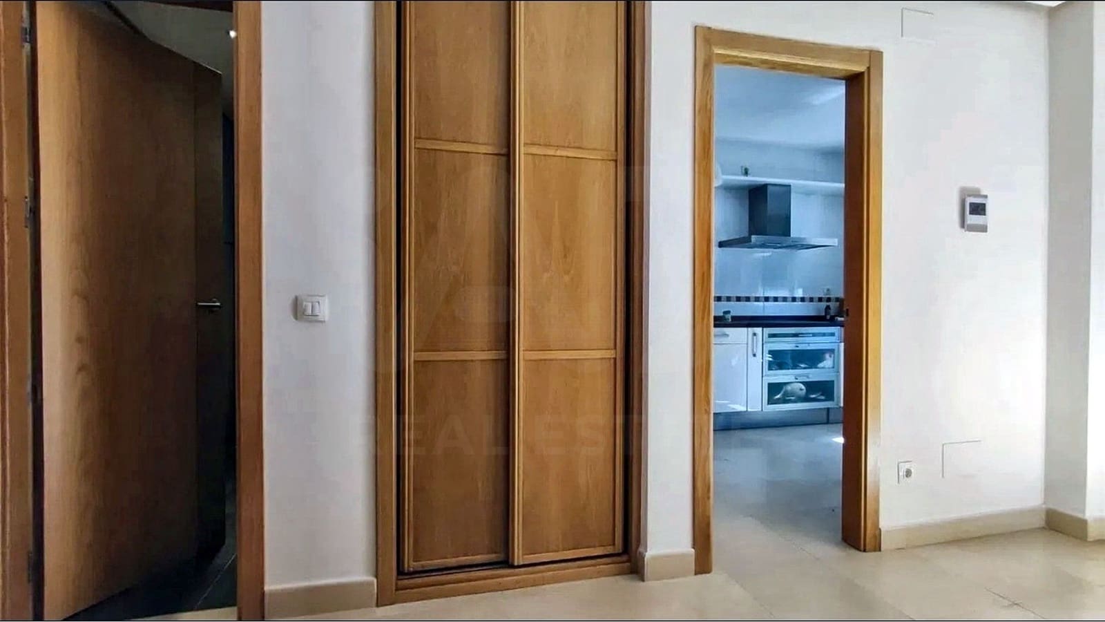 4 chambre Villa/Maison Mitoyenne à vendre à Laguna de Duero avec garage - 385 000 € (Ref: 10077062)