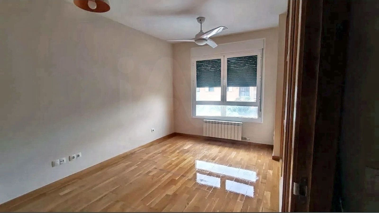 4 chambre Villa/Maison Mitoyenne à vendre à Laguna de Duero avec garage - 385 000 € (Ref: 10077062)
