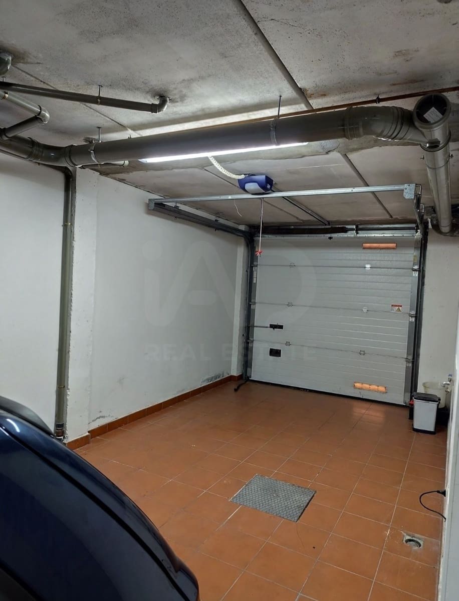 4 bedroom Terraced Villa for sale in Laguna de Duero with garage - € 385,000 (Ref: 10077062)