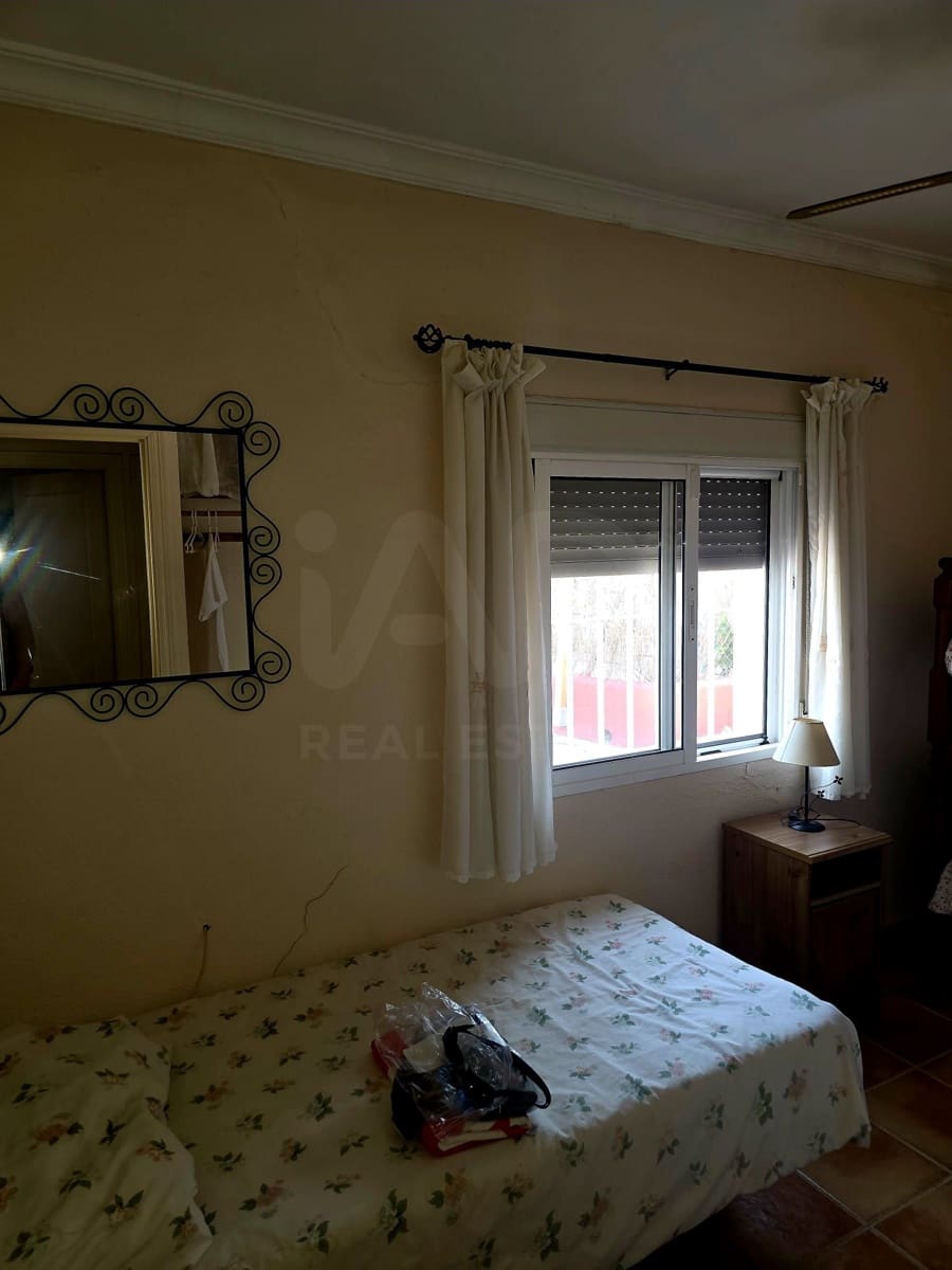 3 bedroom Villa for sale in Chiclana de la Frontera with pool - € 299,500 (Ref: 10077067)