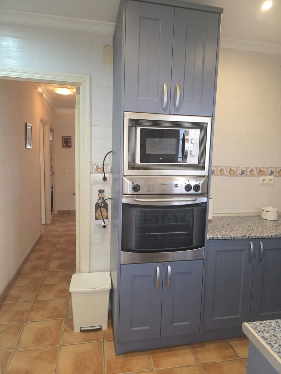 3 bedroom Villa for sale in Chiclana de la Frontera with pool - € 299,500 (Ref: 10077067)
