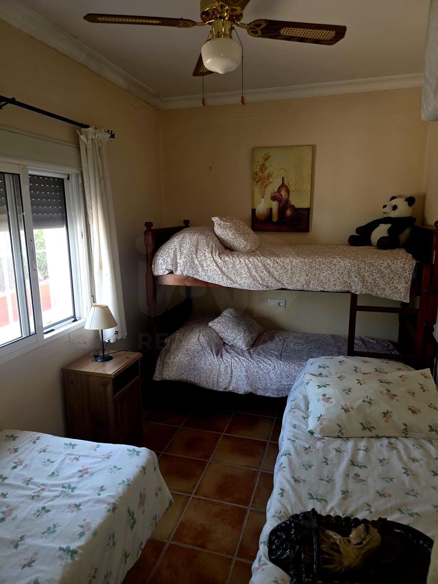 3 bedroom Villa for sale in Chiclana de la Frontera with pool - € 299,500 (Ref: 10077067)
