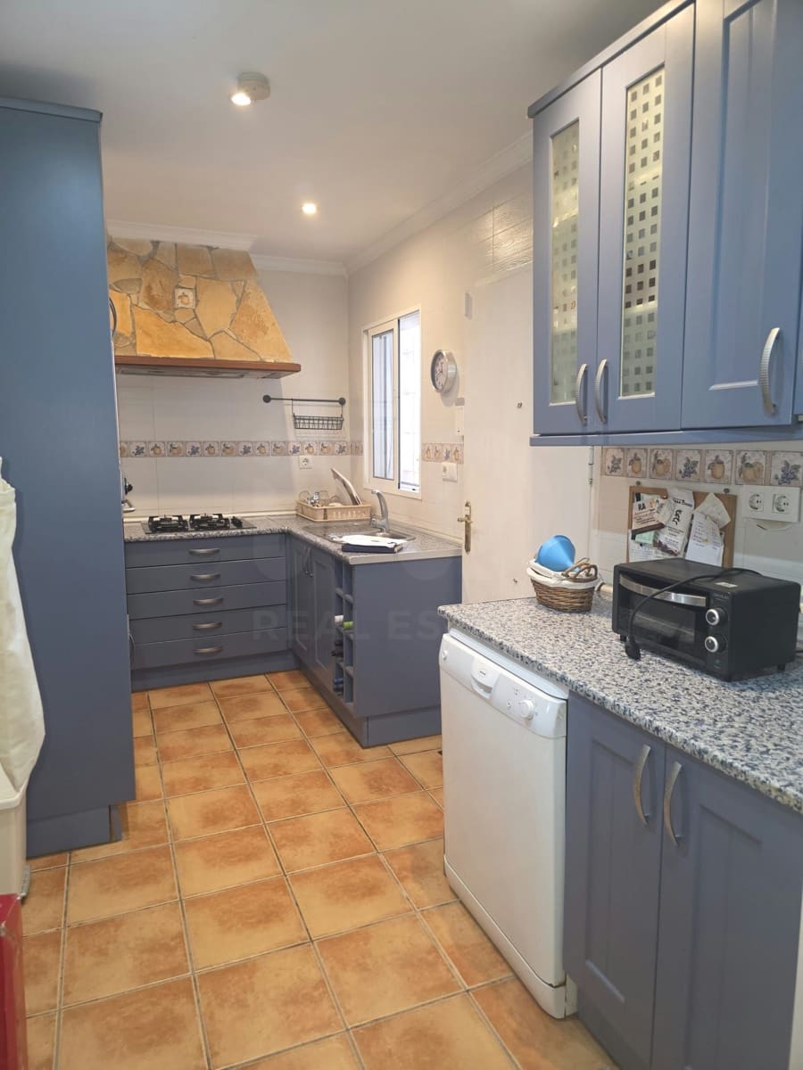 3 bedroom Villa for sale in Chiclana de la Frontera with pool - € 299,500 (Ref: 10077067)